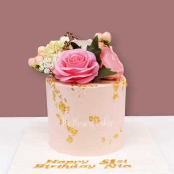 Buttercream Cake with Flowers