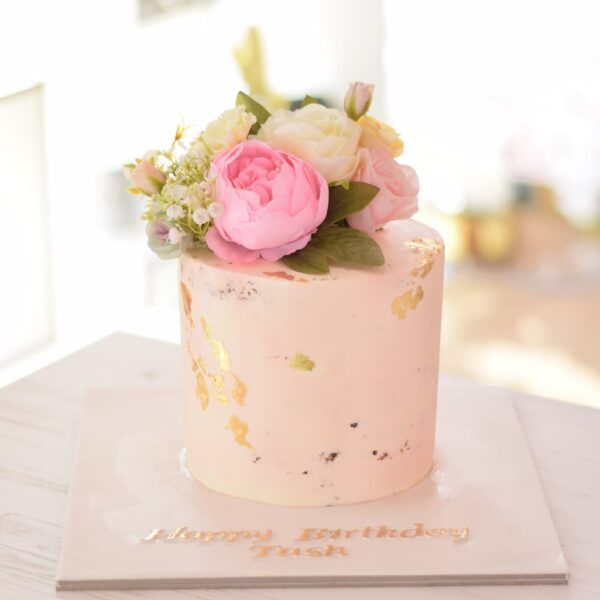 Buttercream cake with flowers