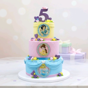 Disney Princesses cake 17