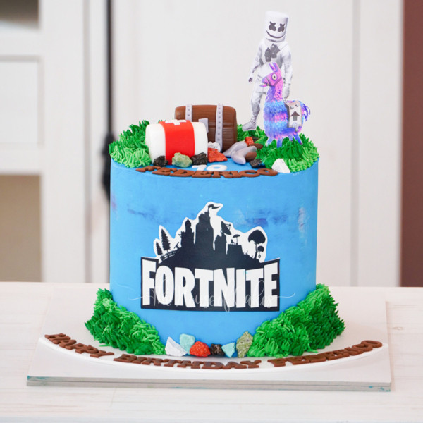 Fortnite cake