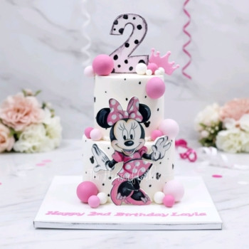Minnie Mouse Cake 38