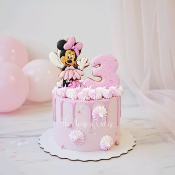 Minnie Mouse Cake 47