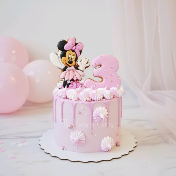 Minnie Mouse Cake 47