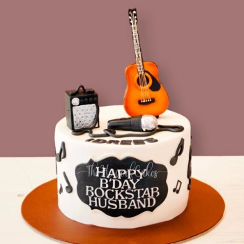 Rock star cake with guitar