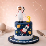 Rocket and astronaut cake 4