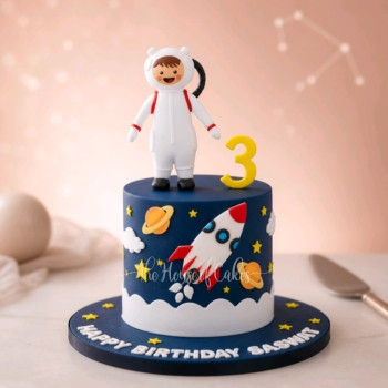 Rocket and astronaut cake 4