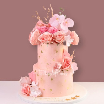 Cake with Pink Roses