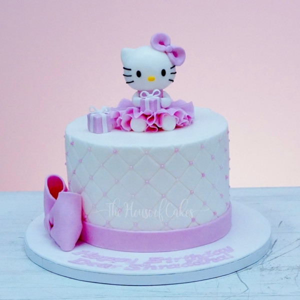 Hello Kitty Cake