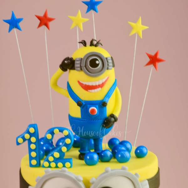 Minions Cake