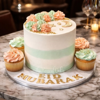 Pastel Cream Cake and Cupcakes
