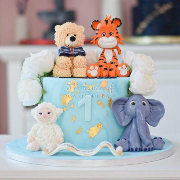 Cake with cute animals