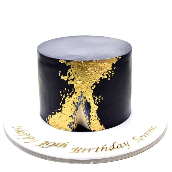 Black and gold cake 3