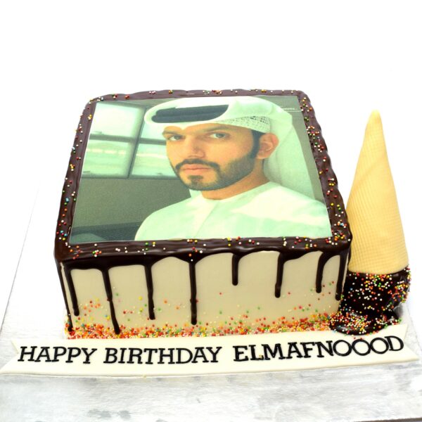 Dripping cake with photo