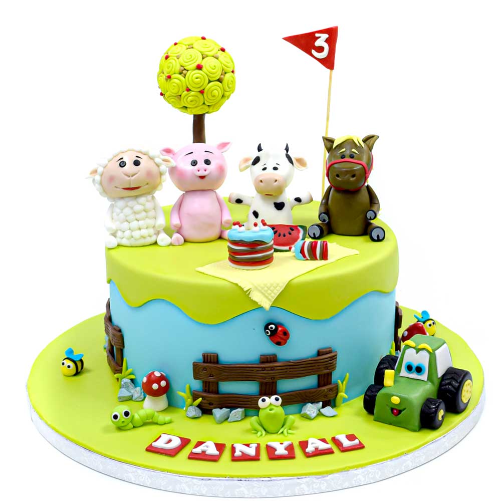 Farm animals cake 8