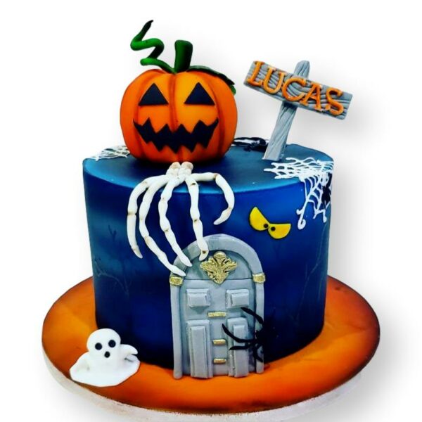 Halloween cake 11