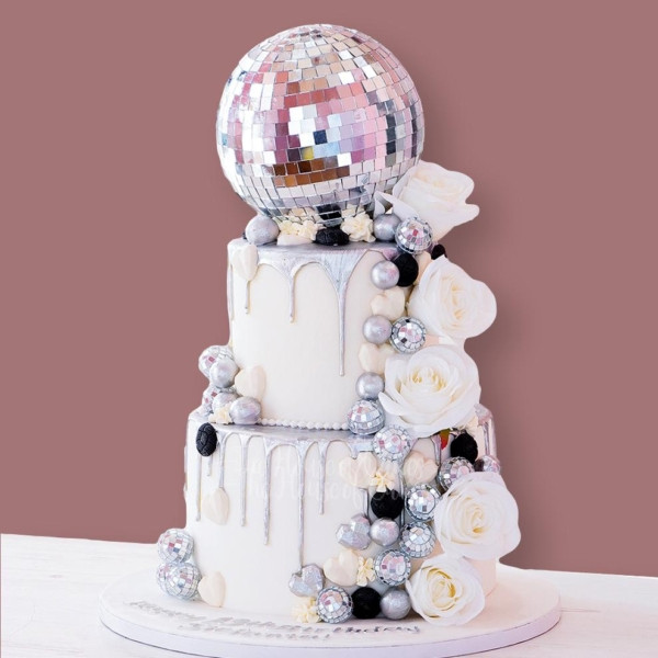 cakr with disco balls