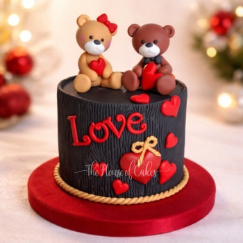 Valentine's day cake with teddy bears