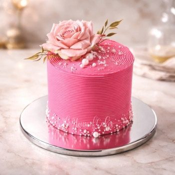 Pink Delight Cake in Dubai