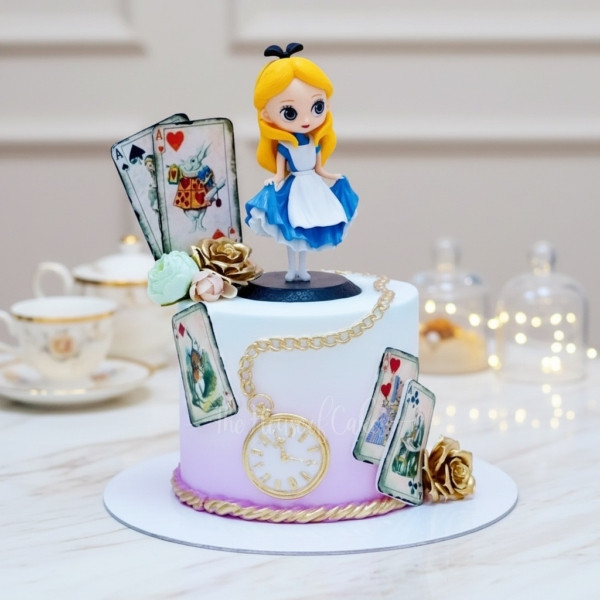Alice in Wonderland Cake!