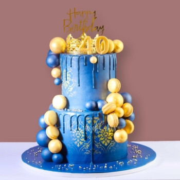 Majestic Elegance Blue and gold cake