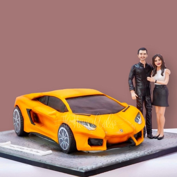 Amazing Lamborghini Aventador Cake