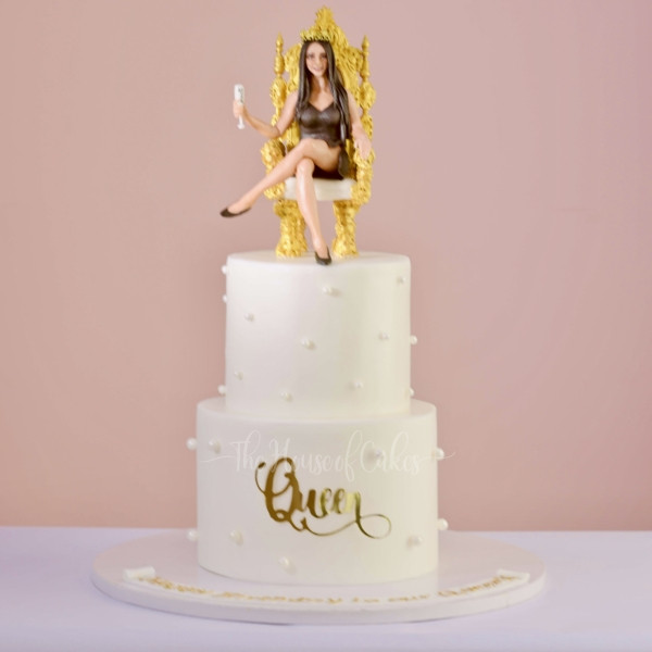 luxurious queen cake