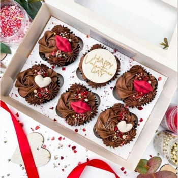 love spell valentine's day cupcakes