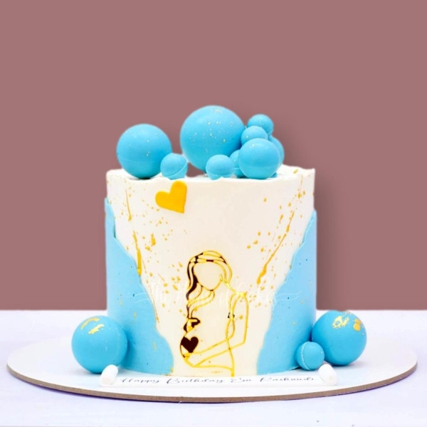 Exquisite mom to be cake