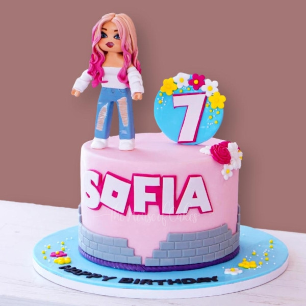 Pretty Roblox girl cake