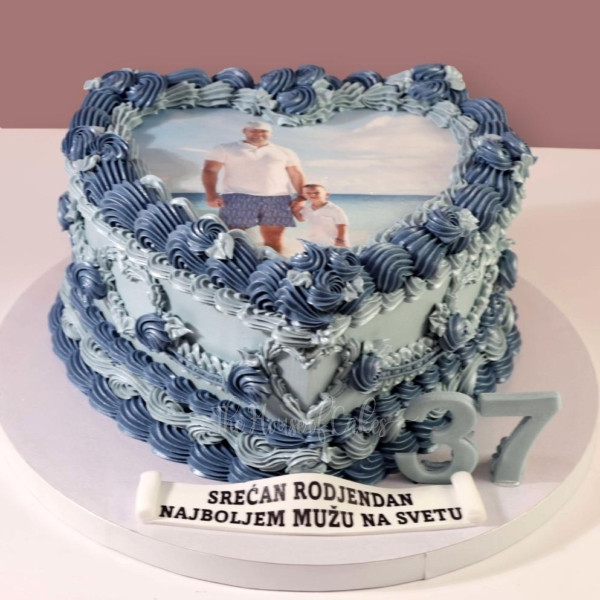 Frosted Photo Dream Cake