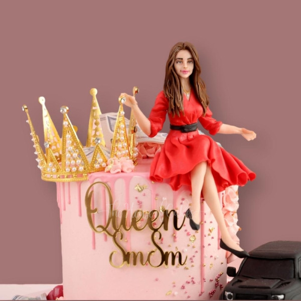 Elegant Empress Queen Cake