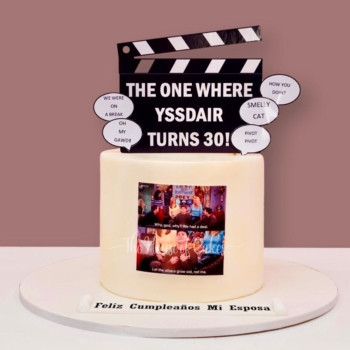 The One Where They Turn Thirty Cake