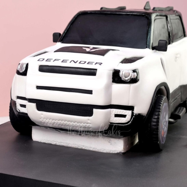 Land Legend Defender Cake in Dubai